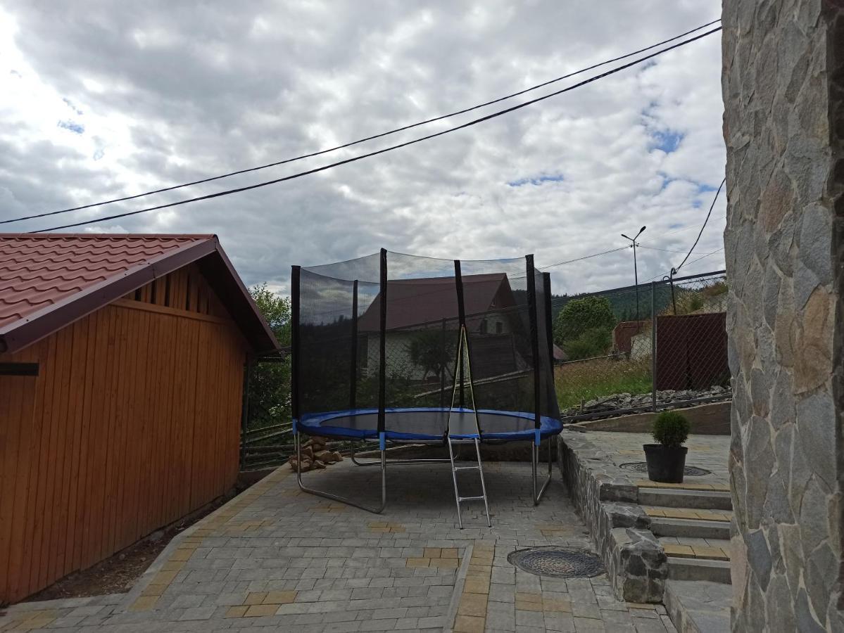 Brand New 2020 Specious Apartment Druzi 2 Palyanytsya Exterior photo